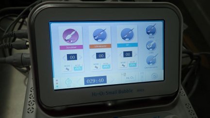 Zdjęcie przedmiotu: Aquapeel 6 in 1 aesthetic medicine treatment device