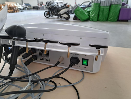 Zdjęcie przedmiotu: Urządzenie kosmetyczne przeznaczone do nieinwazyjnego liftingu sk&oacute;ry twarzy i ciała COSMETICA DERMAFREQUENCY 3D