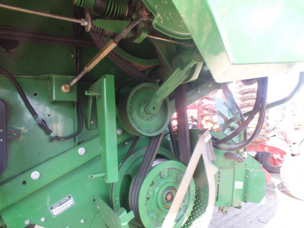 Zdjęcie przedmiotu: JOHN DEERE S690 S600 harvester + header JOHN DEERE model 635R with a header carriage