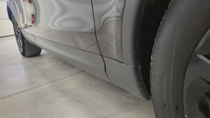 Zdjęcie przedmiotu: LAND ROVER Discovery V 2.0 SD4 HSE