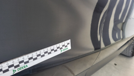 Zdjęcie przedmiotu: LAND ROVER Discovery V 2.0 SD4 HSE