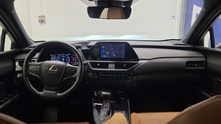 Zdjęcie przedmiotu: Lexus UX 200 GPF F Sport Design 2WD