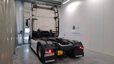 Zdjęcie przedmiotu: SCANIA R460 Super E6 18.0t 4x2 NA Highline