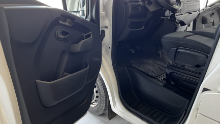 Zdjęcie przedmiotu: Renault Master FWD 2.3 dCi L3H1 Pack Clim S&S+E E6 3.5t