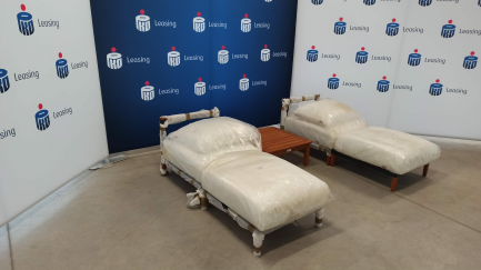 Zdjęcie przedmiotu: Meble ogrodowe WIGO - Pufa Havana H01000 (70x84x43) RAL7021 - 2szt. + St&oacute;ł Milano 70x70 M180109 + Kanapa Havana H1000 (70x84x64) RAL7021 - 2szt.