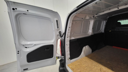 Zdjęcie przedmiotu: Opel Combo Basic E Cargo