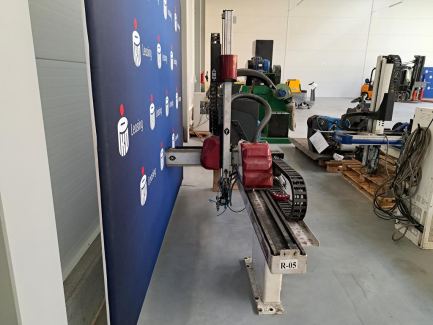 Zdjęcie przedmiotu: WITTMANN W711 linear robot designed to work with an injection molding machine