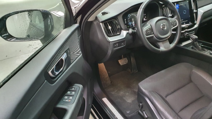 Zdjęcie przedmiotu: Volvo XC60 D4 SCR Momentum aut