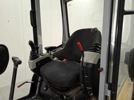 Zdjęcie przedmiotu: Mini koparka WACKER NEUSON ET18