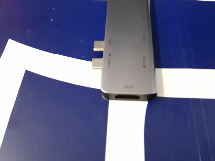 Zdjęcie przedmiotu: Laptop / Notebook Apple MacBook Pro 13" z Touch Bar, 4-rdzeinowy Intel Core i5 1.4 GHz , 8 gen, RAM 8 GB, dysk 512GB SSD kod producenta: MXK52ZE/A z akcesoriami