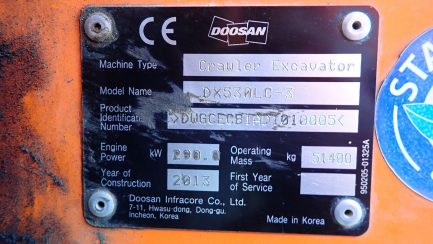 Zdjęcie przedmiotu: DOOSAN Infracore Co., Ltd. DX530LC-3 tracked excavator