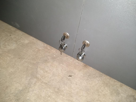 Zdjęcie przedmiotu: Wiosenne obniżki| Prowizja 0% A set of display cabinets (Two-door closed cabinet 1200x330x960mm - 4 pcs., Glass shelves 400x600 - 4 pcs., Glass shelves 1400x300 - 2 pcs.)