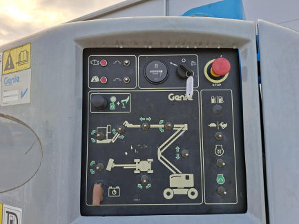 Zdjęcie przedmiotu: Електричний колінчастий підйомник GENIE Z-51/30J