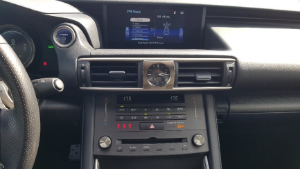 Zdjęcie przedmiotu: Lexus IS300h Elegance