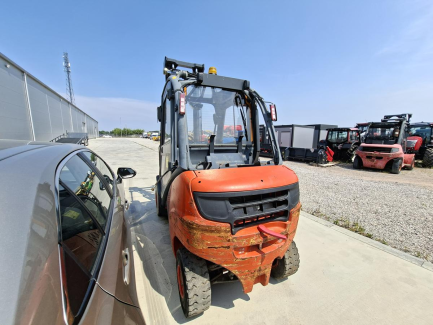 Zdjęcie przedmiotu: W&oacute;zek widłowy LINDE H30CNG-02