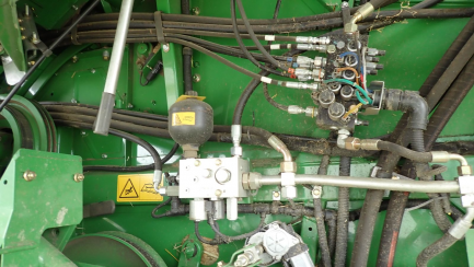 Zdjęcie przedmiotu: JOHN DEERE T660 T600 harvester with HEDER 625R / 625R