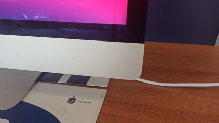 Zdjęcie przedmiotu: Apple iMac 27 "computer with Retina 5K, 3.0GHz 6-core 8th-gen. Intel Core i5, 8GB, 1TB FD, Radeon Pro 570 MRQY2ZE / A