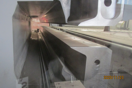 Zdjęcie przedmiotu: SALVAGNINI P2 Performer bending center - a CNC device designed for bending metal sheets up to 2 mm thick.