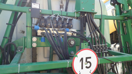 Zdjęcie przedmiotu: Tractor mounted sprayer Agromet Pilmet Sp z o.o. REX 1215