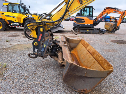 Zdjęcie przedmiotu: KOMATSU PW160-11 wheeled excavator