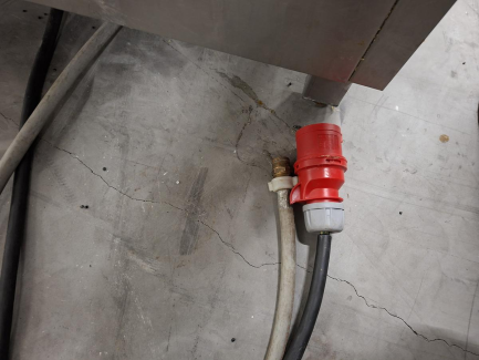 Zdjęcie przedmiotu: WINTERHALTER UF-XL hood type commercial dishwasher