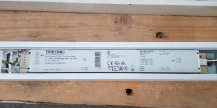 Zdjęcie przedmiotu: LED shop lighting set: POLARIS Led line, model Zander 240-180-54W-D - 16 pcs, rope suspensions - 30 pcs, connector - 1 pcs.