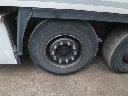 Zdjęcie przedmiotu: KRONE SD refrigerator semitrailer