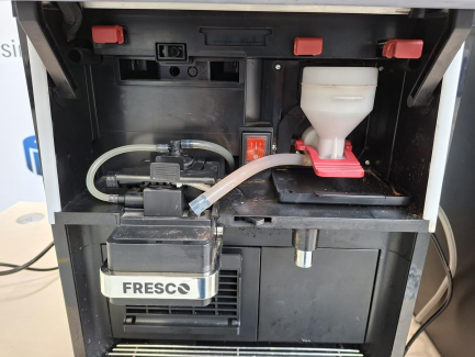 Zdjęcie przedmiotu: Кавоварка під тиском FRESCO X580C + холодильник MILK COOLER C5