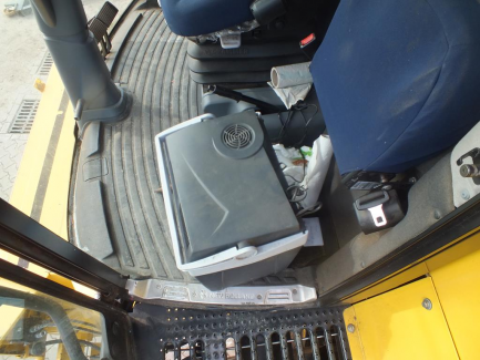 Zdjęcie przedmiotu: Kombajn zbożowy NEW HOLLAND TC 5.80 479 + header NEW HOLLAND 17 + w&oacute;zek