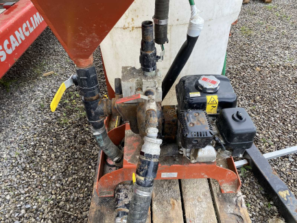 Zdjęcie przedmiotu: Ditch Witch JT520 horizontal drilling rig with the FT5 blasting system