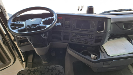 Zdjęcie przedmiotu: SCANIA R460 Super E6 18.0t 4x2 NA Highline