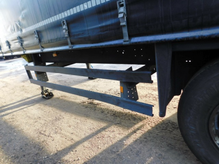 Zdjęcie przedmiotu: SCHMITZ CARGOBULL AG S01, SCS 24 / L-13.62 E B curtain semi-trailer