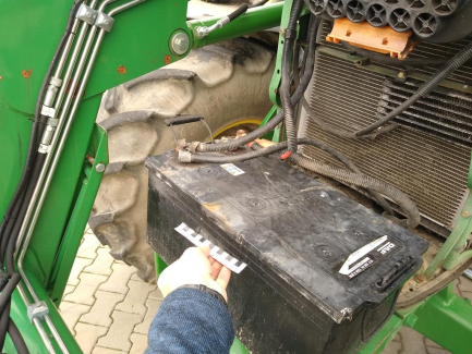 Zdjęcie przedmiotu: John Deere 6430 tractor + KNOCH I front loader