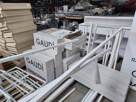 Zdjęcie przedmiotu: Wyposażenie meblowe do sklepu 