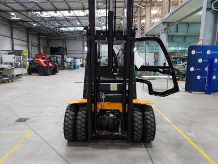 Zdjęcie przedmiotu: HANGCHA CPCD25-XW97F forklift with accessories