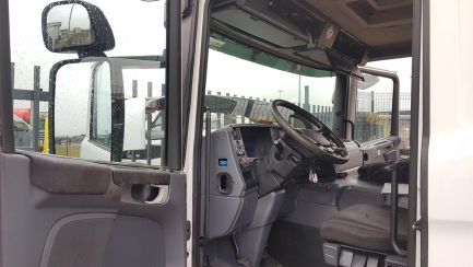 Zdjęcie przedmiotu: PACKAGE AUCTION SCANIA P 380 LB4x2 MLB + Silver Car trailer SRBU 62