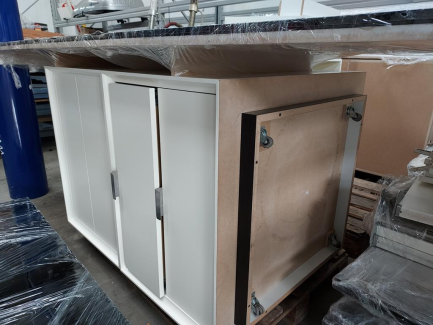 Zdjęcie przedmiotu: Обладнання магазину - меблі (каса, шафа для книг, кубики з висувними ящиками, фронтальні меблі)