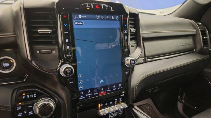 Zdjęcie przedmiotu: RAM 1500 5.7 V8 E6 3.5t Crew Limited Chrome AWD