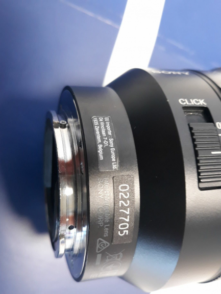 Zdjęcie przedmiotu: Photographic equipment set (FUJI XF 80 mm F2.8 R LM OIS WR Macro lens, SONY Distagon T * FE 35 / f 1.4 ZA lens, QUADRALITE Stroboss 36 Evo Fuji flash, QUADRALITE battery, CARL ZEISS cleaning kit)