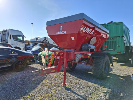 UNIA RCW 45 fertilizer spreader