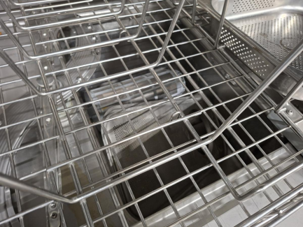 Zdjęcie przedmiotu: WINTERHALTER UF-XL hood type commercial dishwasher
