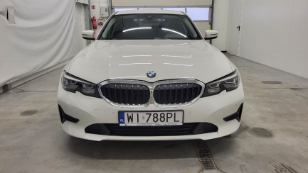 Zdjęcie przedmiotu: BMW 320i Advantage aut
