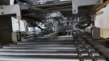 Zdjęcie przedmiotu: Automatic machine for packing butter into TREPKO 822 cubes and collective packing cubes into boxes TREPKO 710