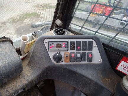 Zdjęcie przedmiotu: Miniładowarka JCB robot 190