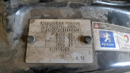 Zdjęcie przedmiotu: Peugeot Boxer 435 2.2 BlueHDi L3H2 Pro E6.2 3.5t