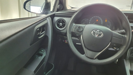 Zdjęcie przedmiotu: Toyota Auris Hatchback