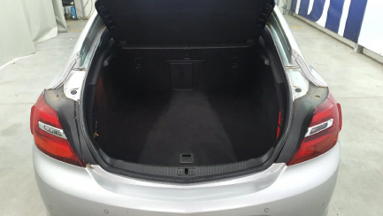 Zdjęcie przedmiotu: Opel Insignia 2.0 T Cosmo aut EU6 A Hatchback 13-17