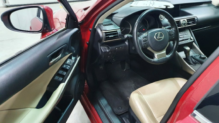 Zdjęcie przedmiotu: LEXUS, IS 16-, IS 200t / 300 Elegance