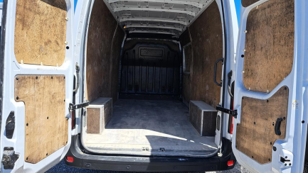 Zdjęcie przedmiotu: Renault Master FWD 2.3 dCi L3H2 Pack Clim E6d 3.5t Заява про втрату зареєстрованого посвідчення особи