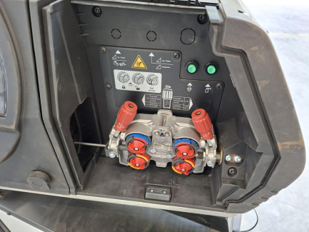 Zdjęcie przedmiotu: EWM Taurus 405 Steel Synergic S inverter welding machine